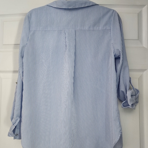 Adrianne Vittadini blue and white striped blouse sz M versatile and lightweight - Picture 2 of 7